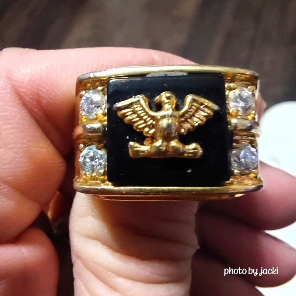 Mens gold tone ring with Eagle & 4 clear stones